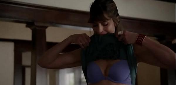  Amanda Peet – Togetherness S01E02